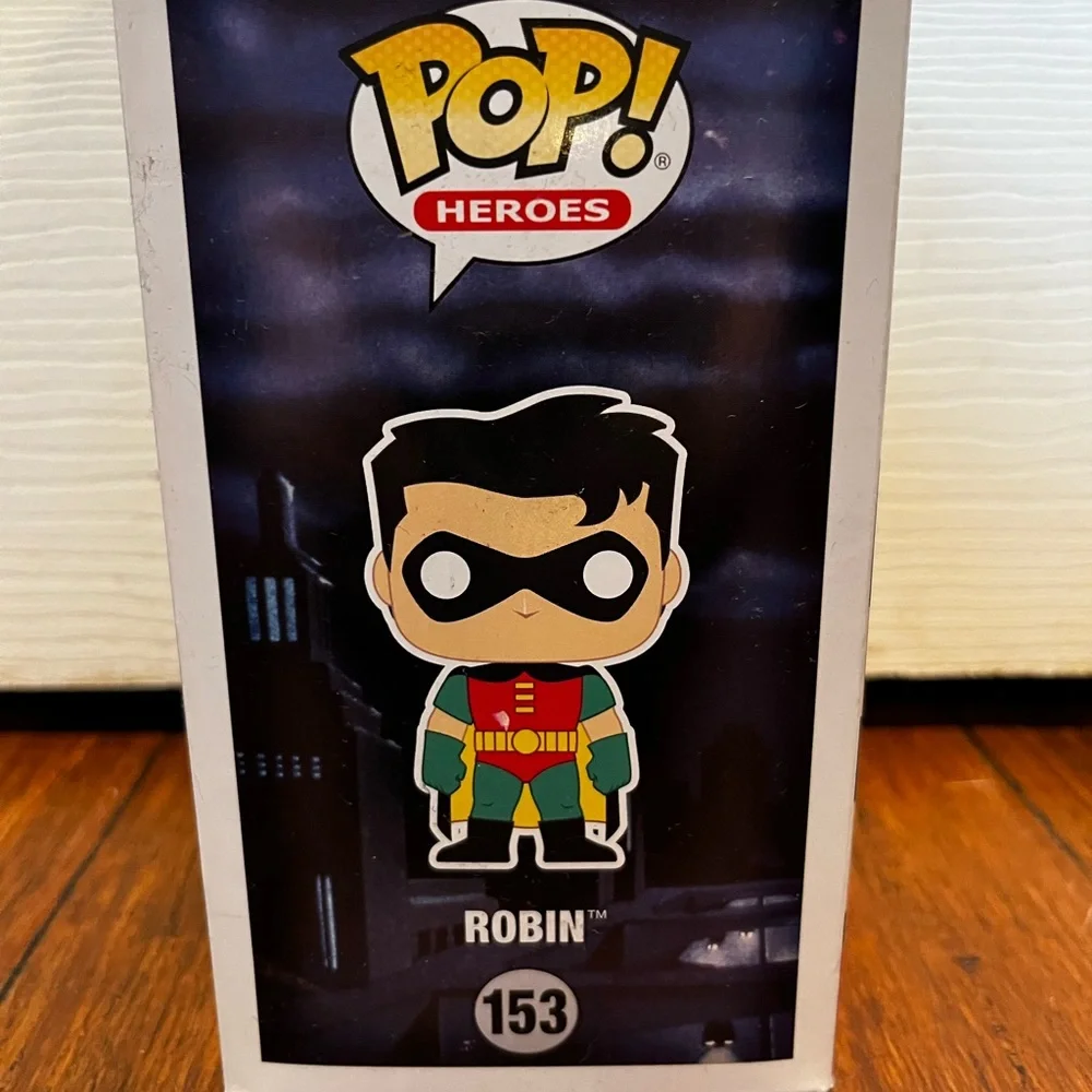 DC Comics - Robin Funko Pop Figure Set - Picture 4 of 9